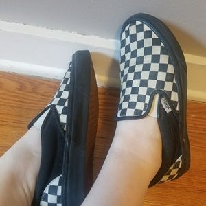 vans slip on black sole